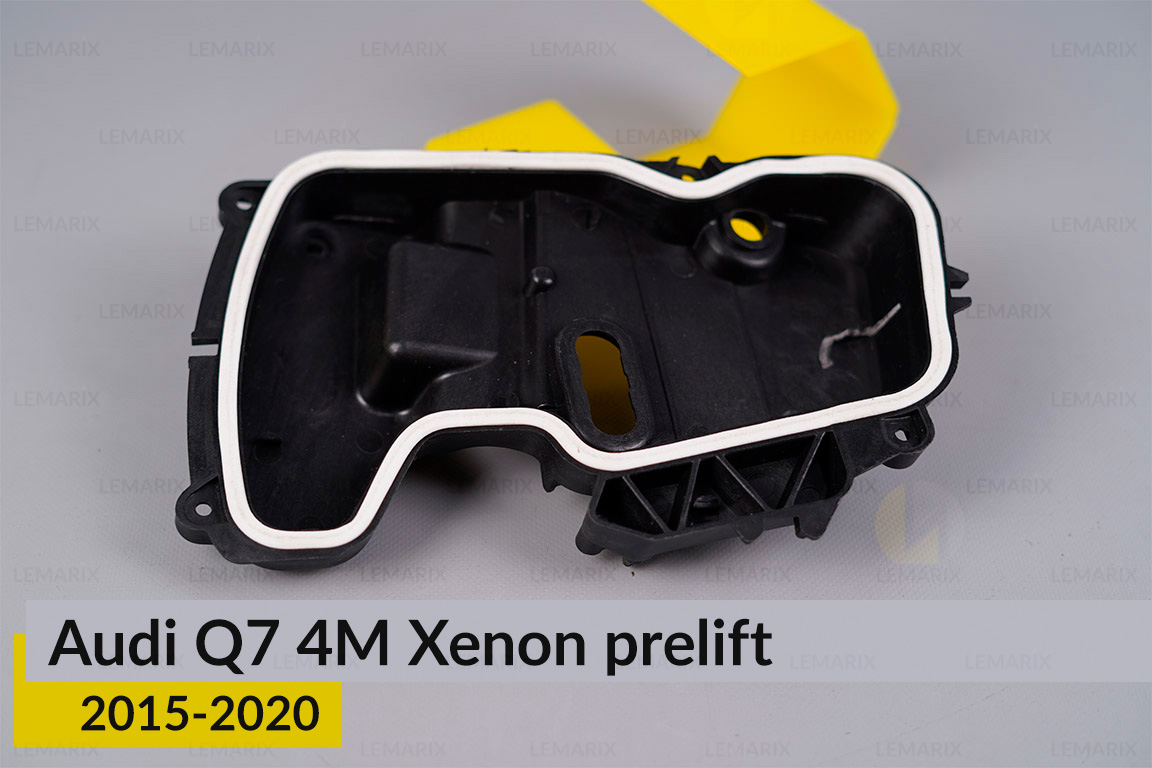 Кришка ковпак заглушка фари Audi Q7 4M Xenon (2015-2020) дорест бокова права