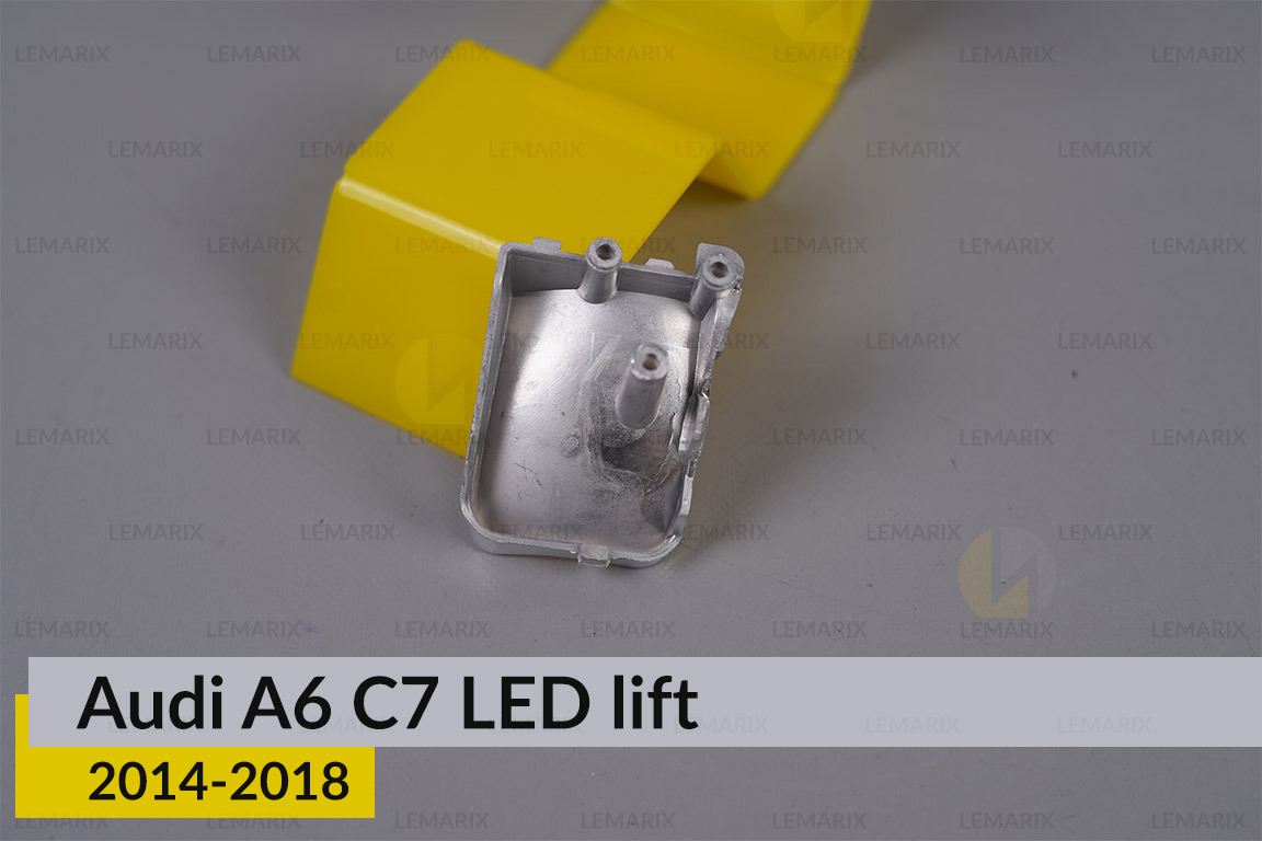 Хромована маска світлорозсіювача Audi A6 C7 LED (2014-2018) рест права