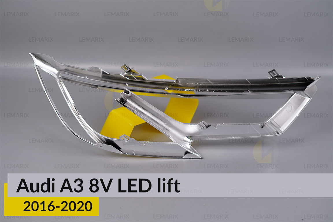 Хромована декоративна маска Audi A3 8V LED (2016-2020) рест ліва
