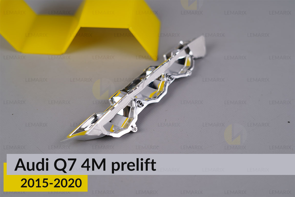 Хромована маска світлорозсіювача Audi Q7 4M (2015-2020) дорест ліва