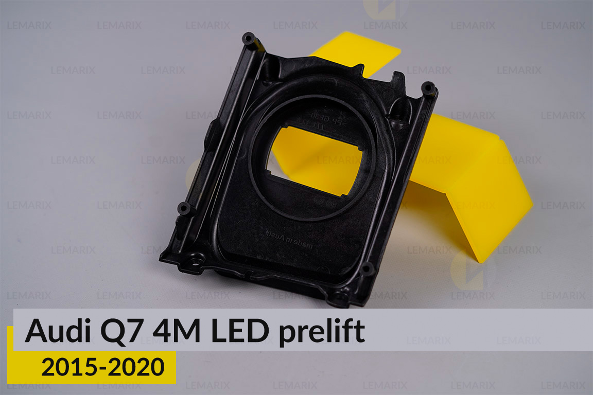 Кришка ковпак заглушка фари Audi Q7 4M LED (2015-2020) дорест середня права