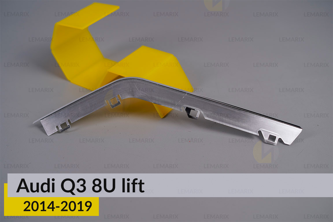 Хромована декоративна маска під світловод Audi Q3 8U (2014-2019) рест права