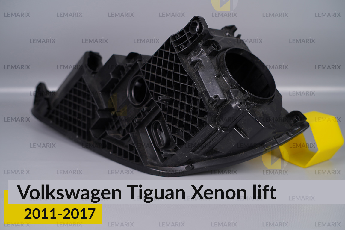 Корпус фари VW Volkswagen Tiguan Xenon (2011-2017) рест правий