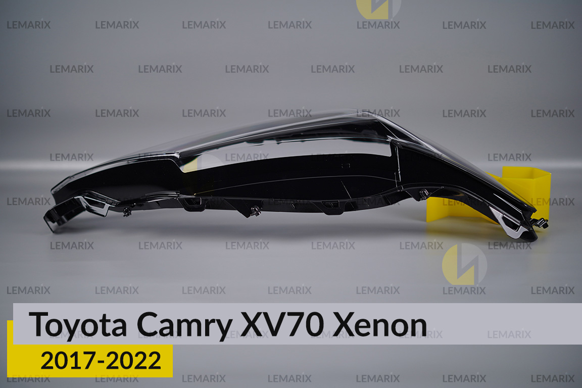 Скло фари Toyota Camry XV70 Xenon (2017-2022) праве