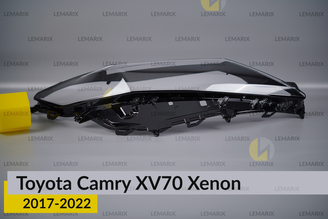 Скло фари Toyota Camry XV70 Xenon (2017-2022) праве