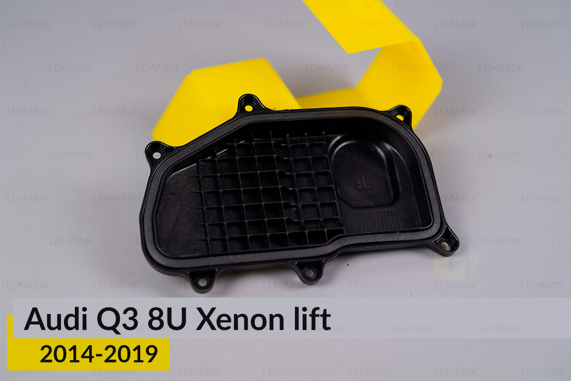 Кришка ковпак заглушка фари Audi Q3 8U Xenon (2014-2019) рест бокова права
