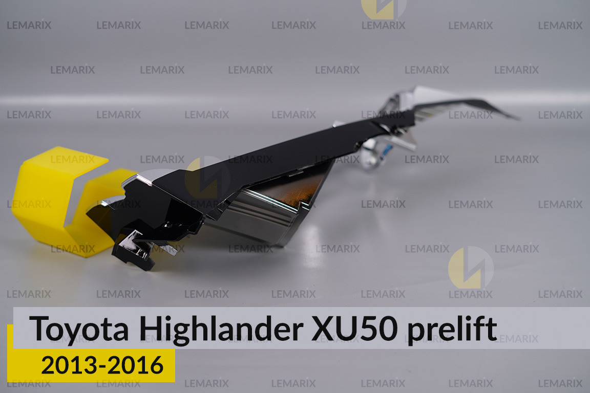 Хромована декоративна маска Toyota Highlander XU50 (2013-2016) дорест права