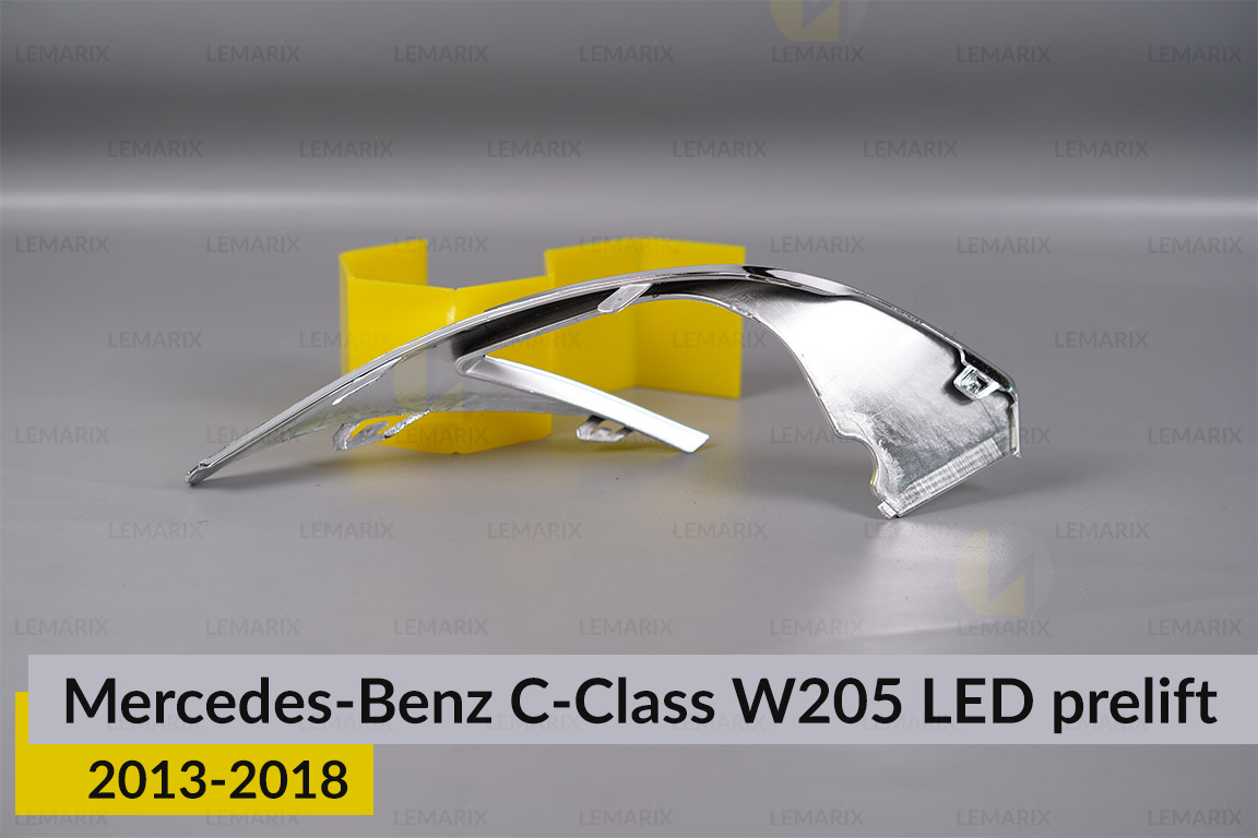 Хромована декоративна маска бокова Mercedes-Benz C-Class W205 LED (2013-2018) дорест права