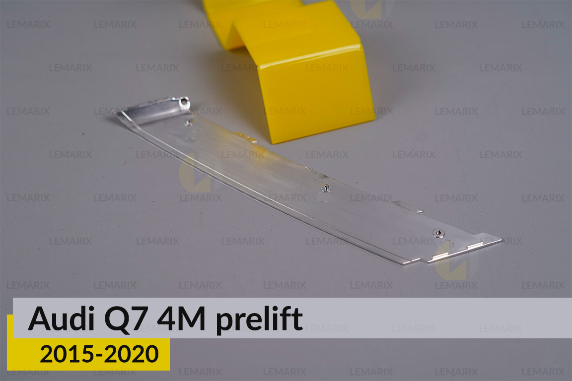 Хромований декор внутрішнього світловода нижній Audi Q7 4M (2015-2020) дорест лівий