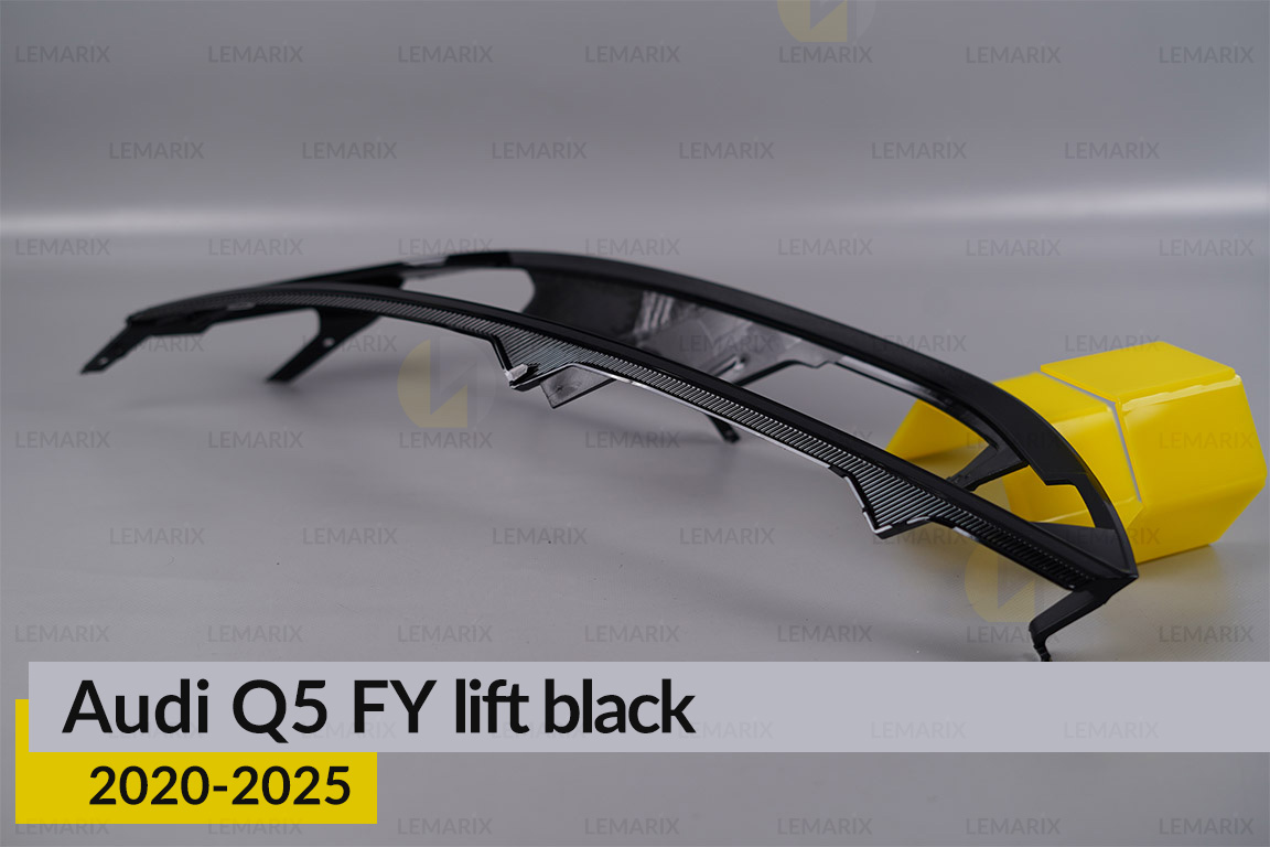Декоративна маска зовнішня Audi Q5 FY Black (2020-2025) рест ліва