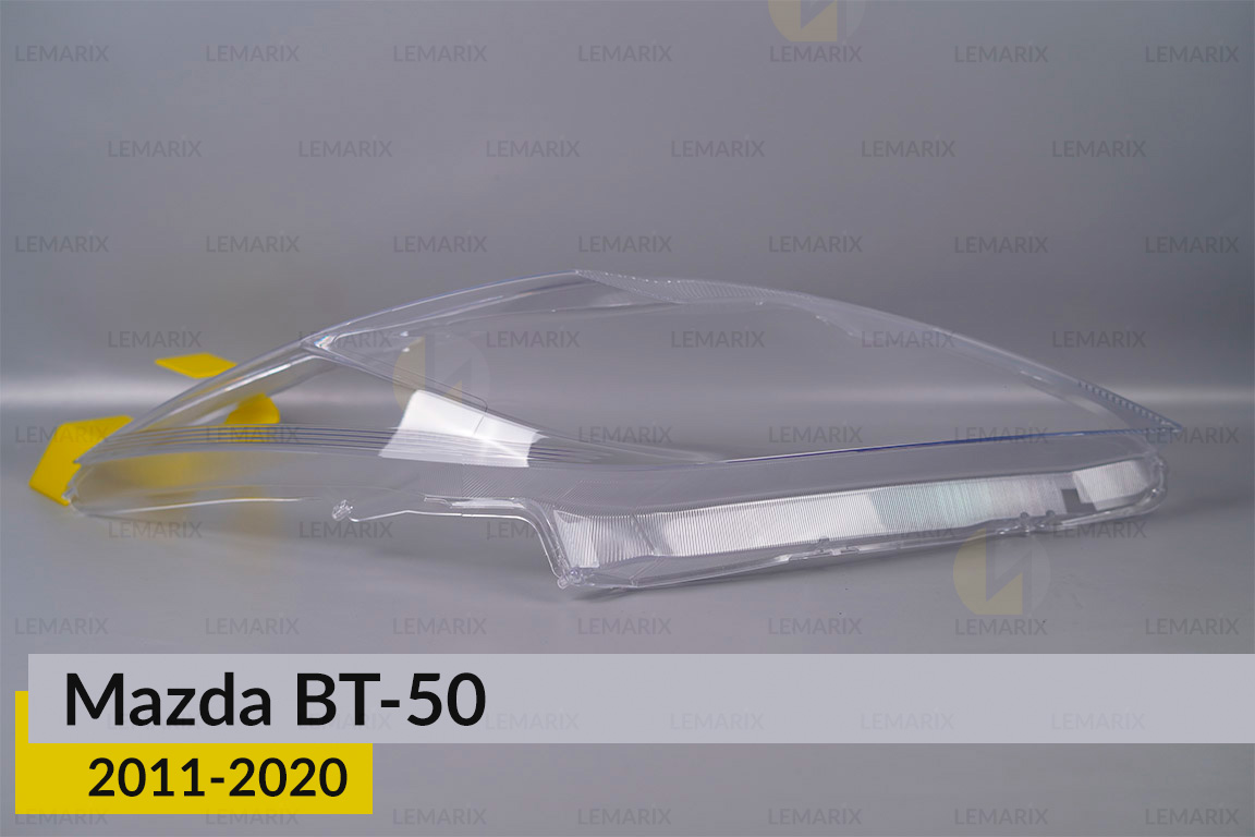 Скло фари Mazda BT-50 (2011-2020) праве