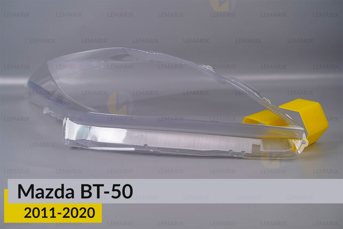 Скло фари Mazda BT-50 (2011-2020) праве