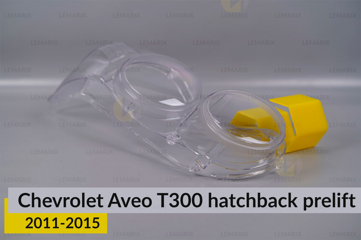 Скло фари Chevrolet Aveo T300 hatchback (2011-2015) дорест ліве