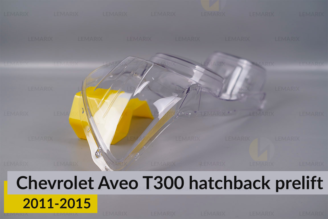 Скло фари Chevrolet Aveo T300 hatchback (2011-2015) дорест ліве