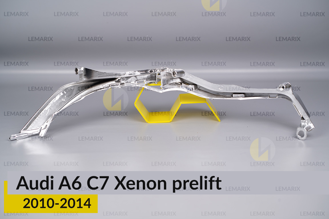 Хромована нижня маска під світловод Audi A6 C7 Xenon (2010-2014) дорест права