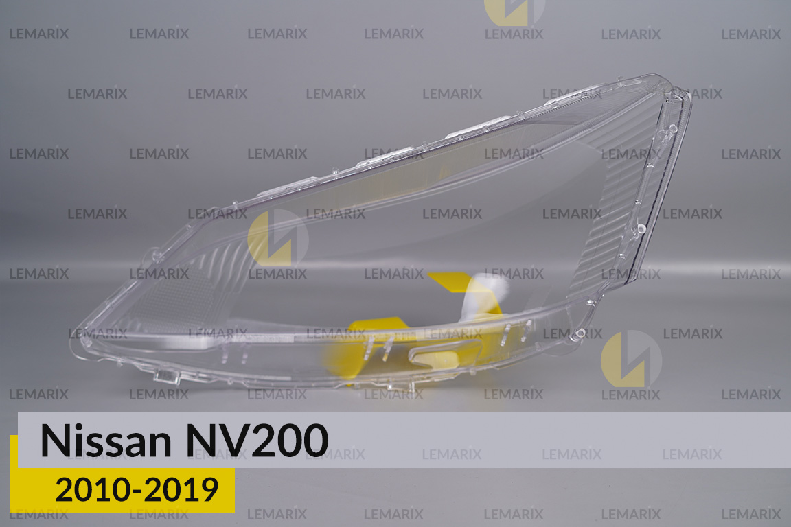 Скло фари Nissan NV200 (2010-2019) праве
