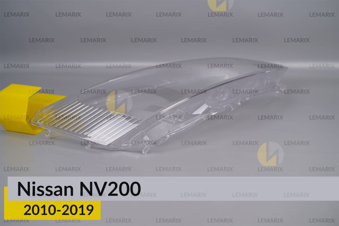 Скло фари Nissan NV200 (2010-2019) праве