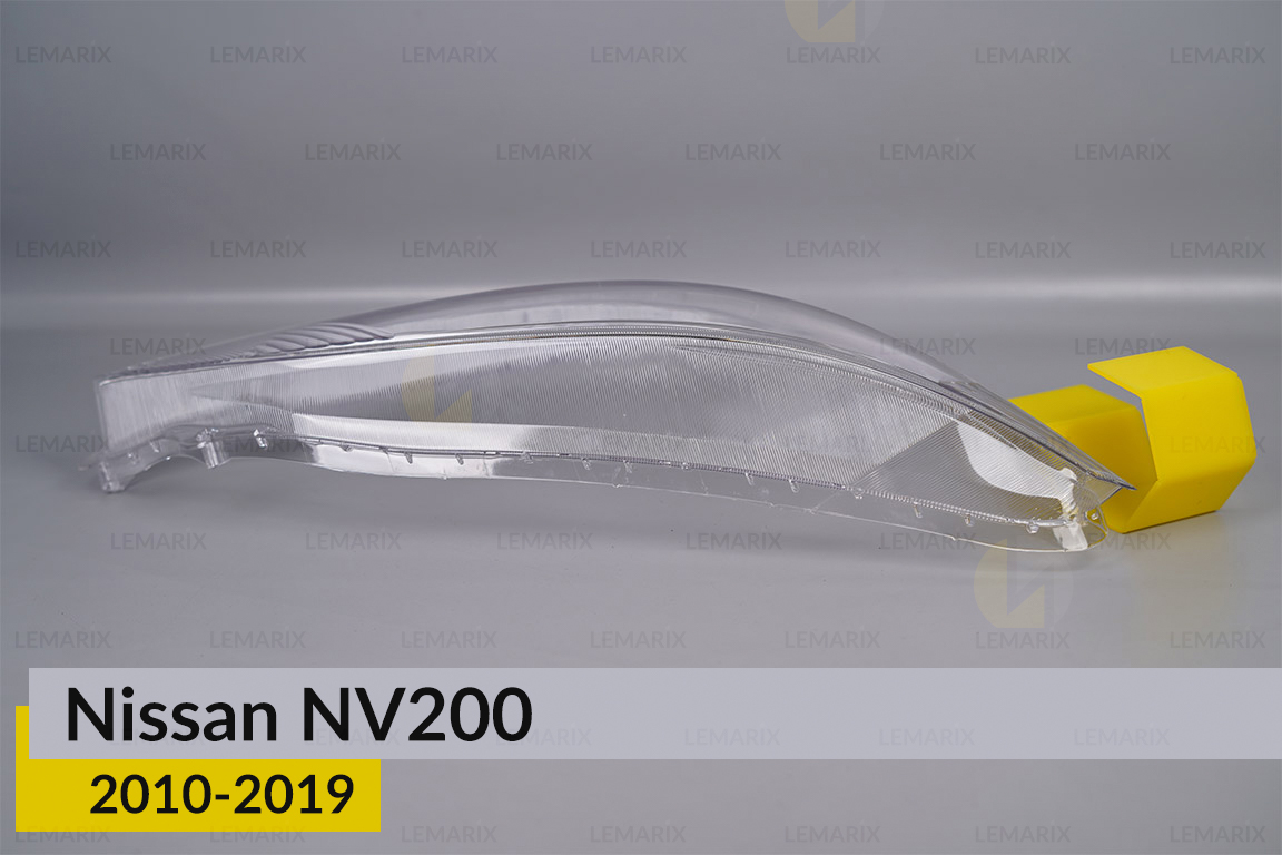 Скло фари Nissan NV200 (2010-2019) праве