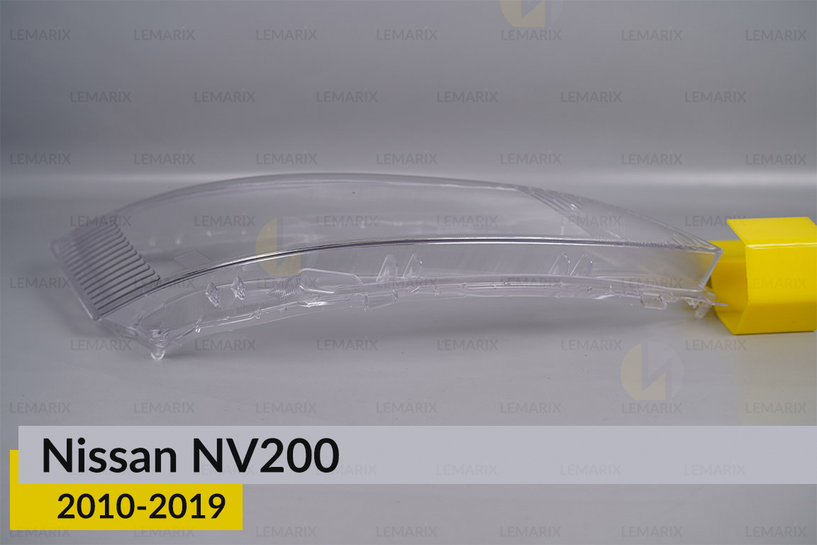 Скло фари Nissan NV200 (2010-2019) праве