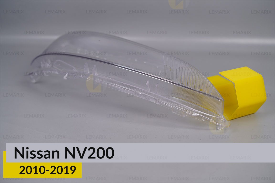 Скло фари Nissan NV200 (2010-2019) праве