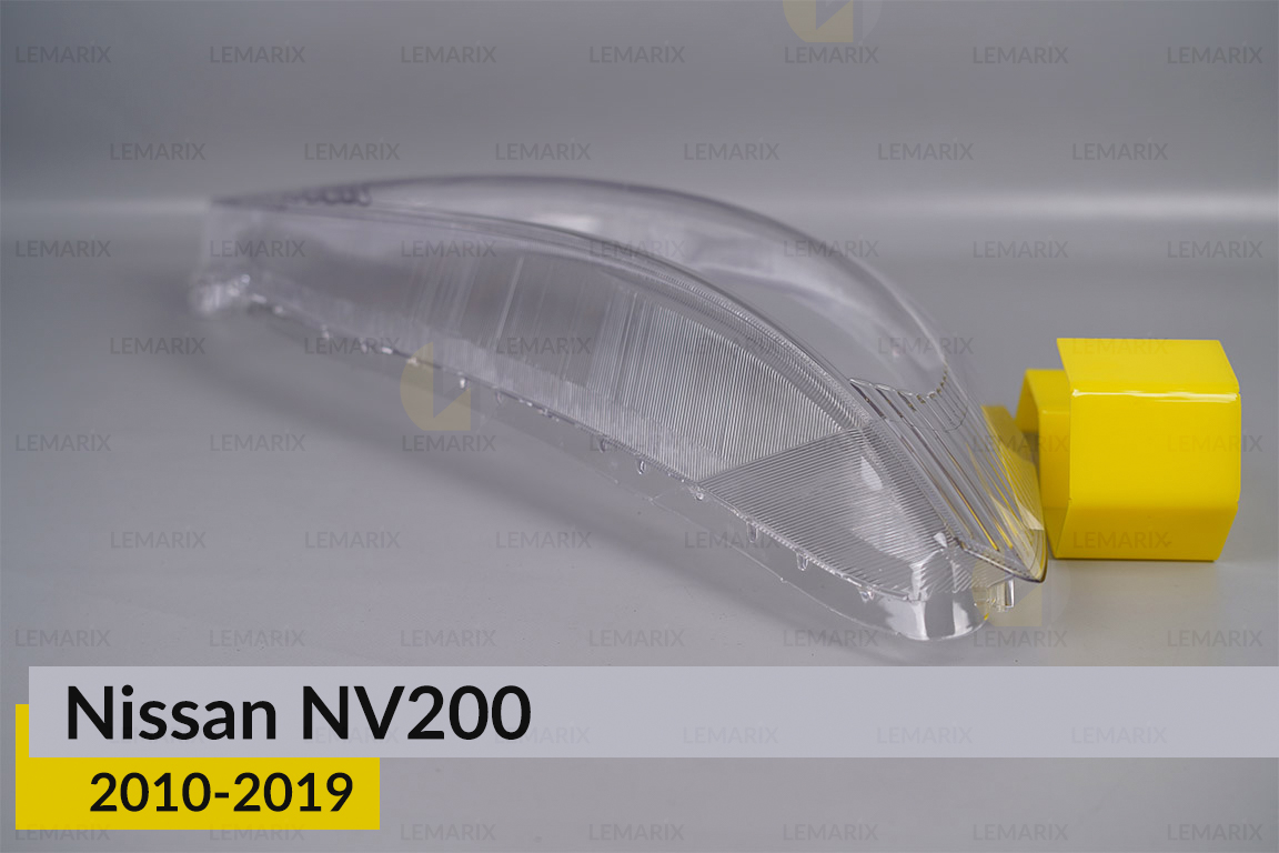 Скло фари Nissan NV200 (2010-2019) праве