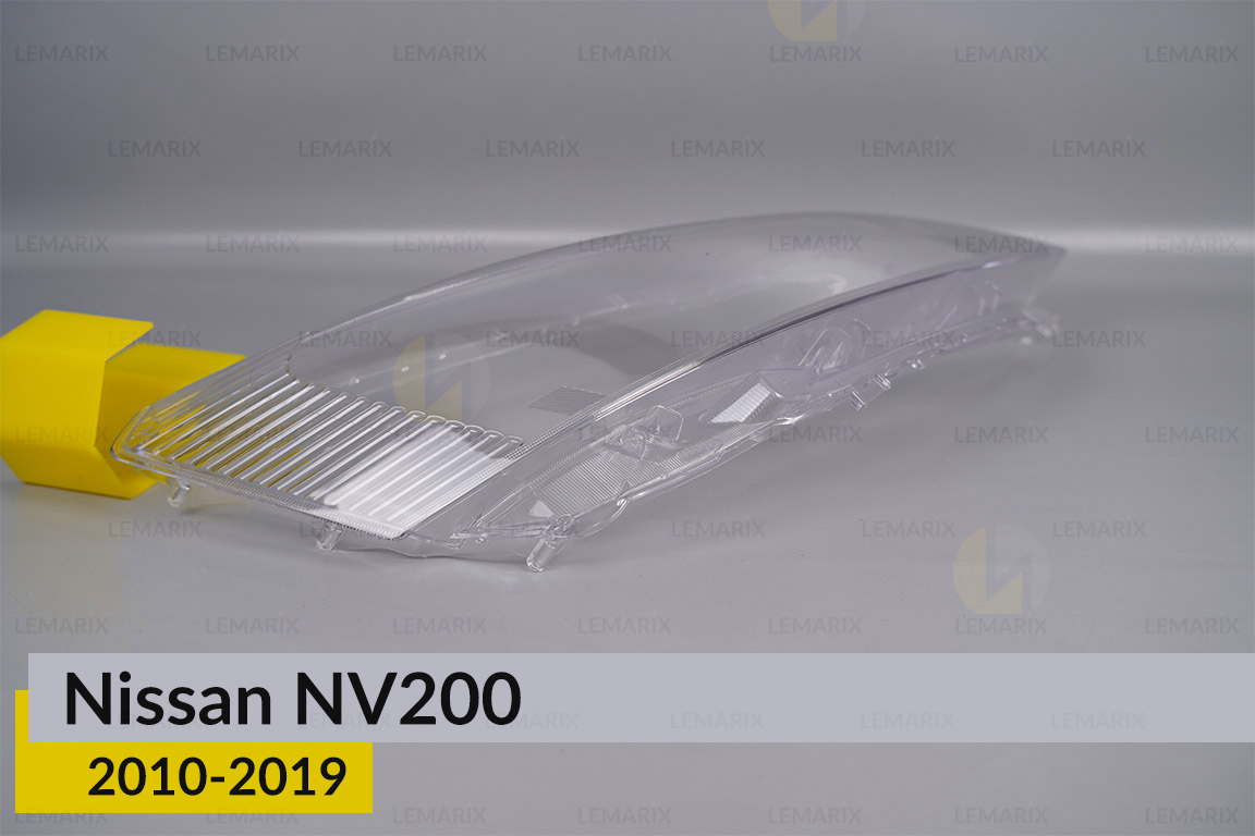 Скло фари Nissan NV200 (2010-2019) праве
