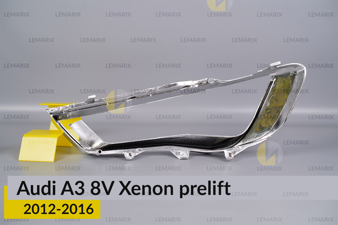 Хромована декоративна маска Audi A3 8V Xenon (2012-2016) дорест права