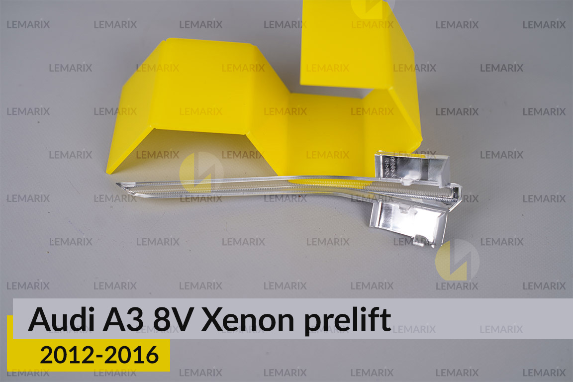 Хромована декоративна маска світлорозсіювач поворотника Audi A3 8V Xenon (2012-2016) дорест права