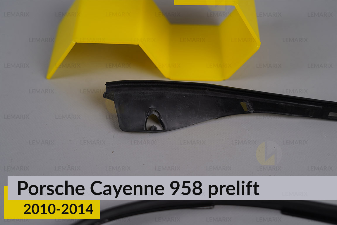 Ущільнювач фари Porsche Cayenne 958 (2010-2014) дорест правий