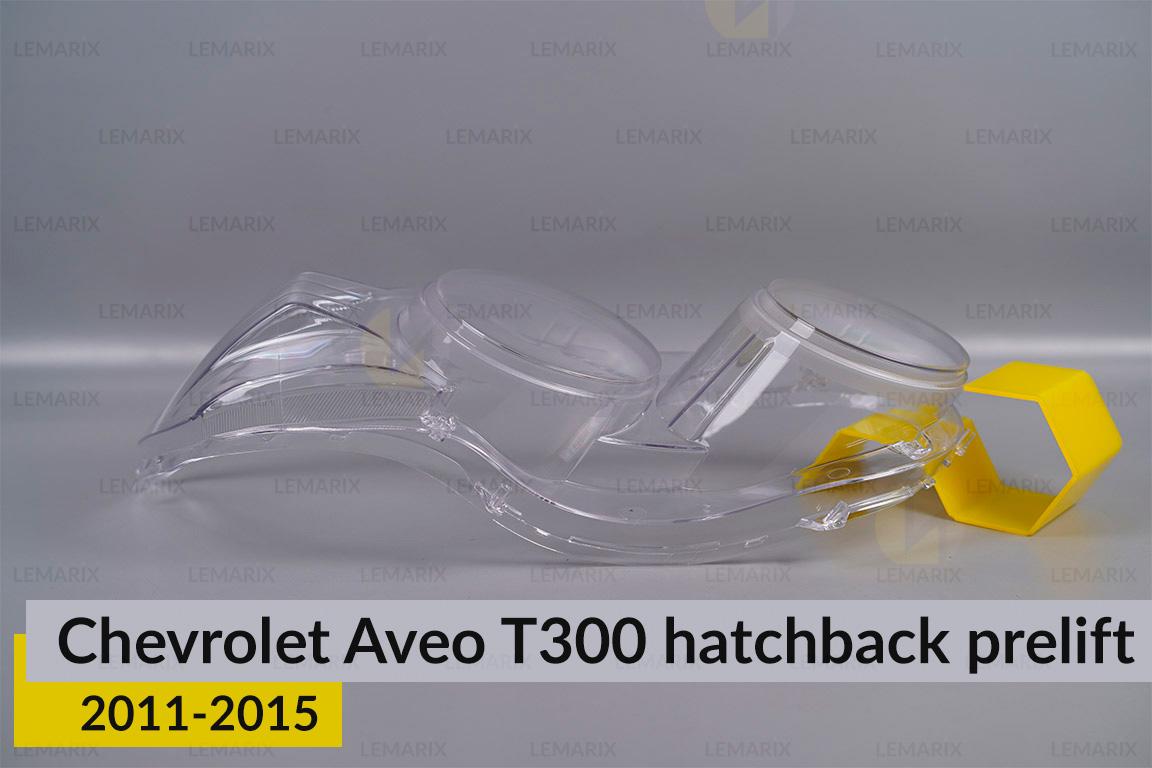 Скло фари Chevrolet Aveo T300 hatchback (2011-2015) дорест праве