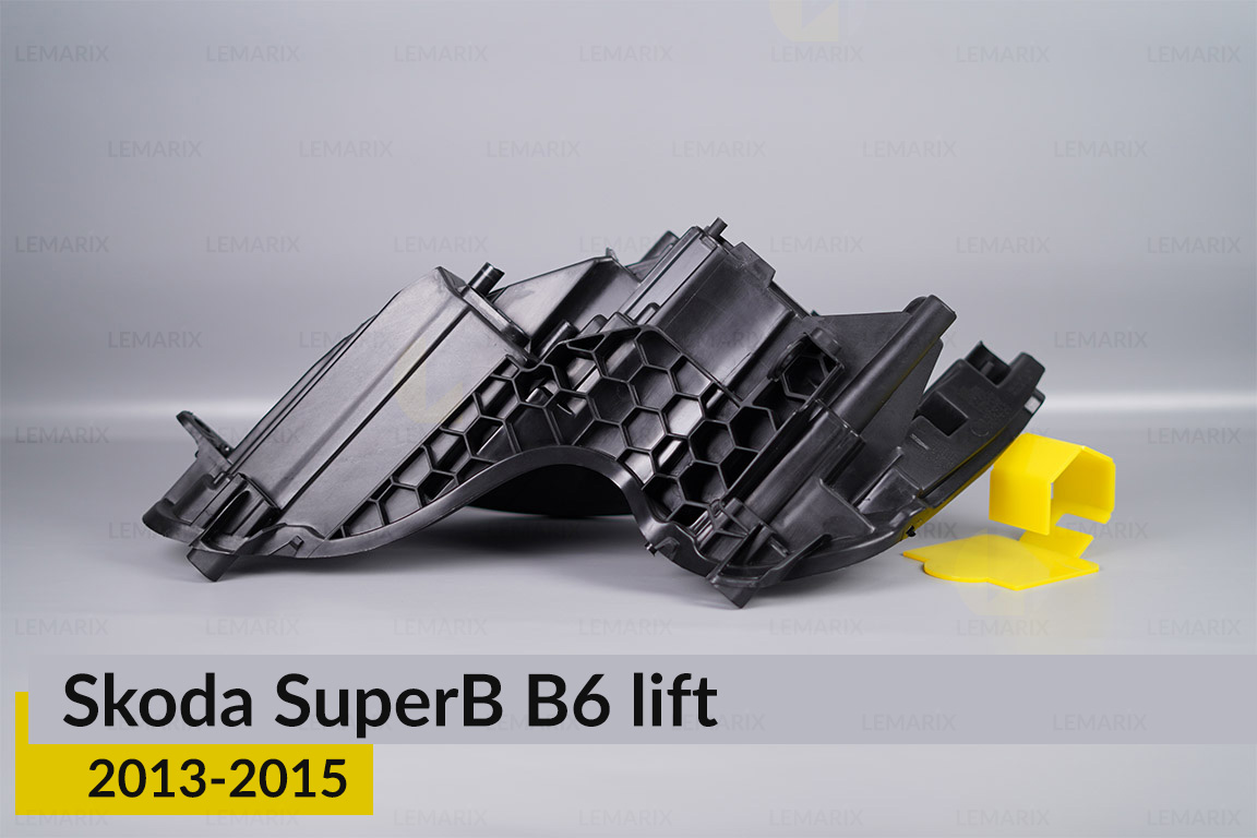 Корпус фари Skoda SuperB B6 (2013-2015) рест правий