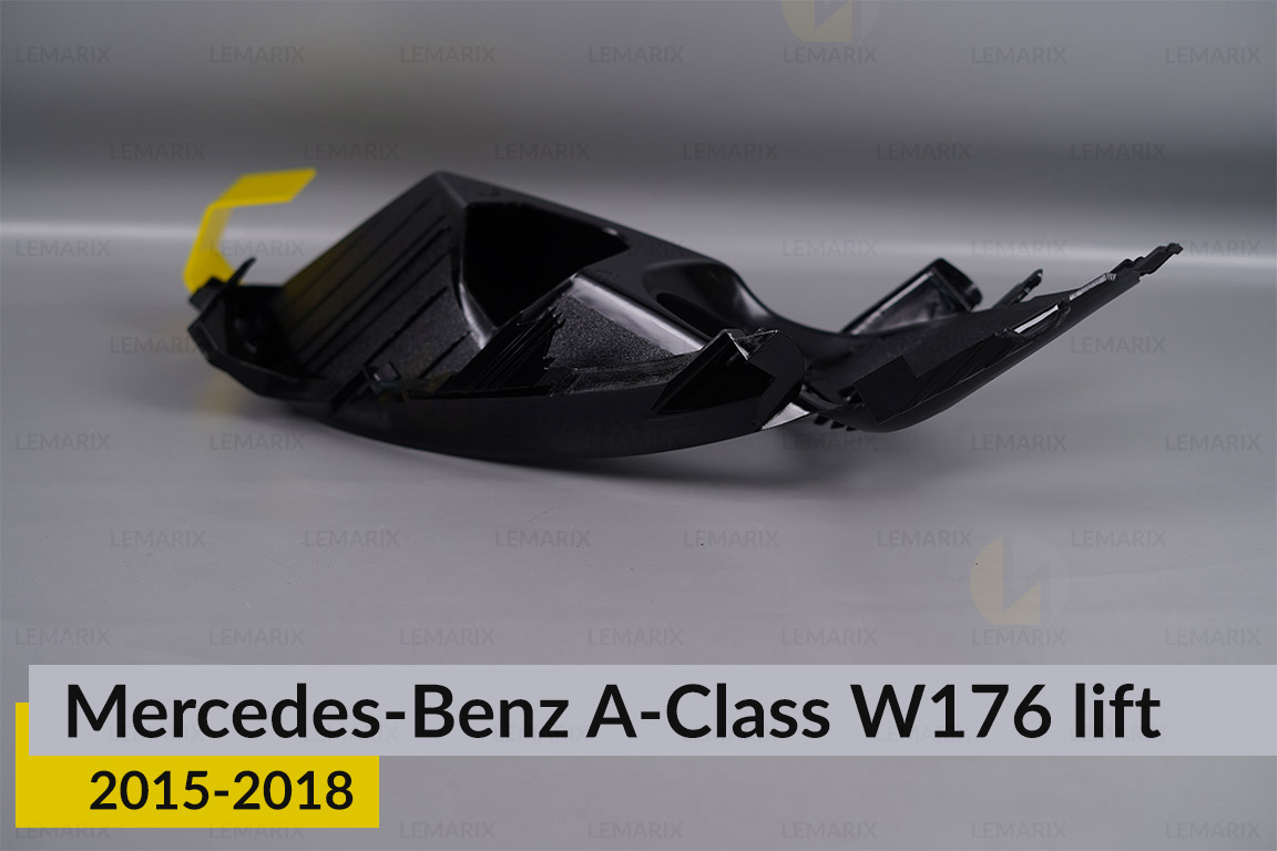 Декоративна маска середня Mercedes-Benz A-Class W176 (2015-2018) рест ліва