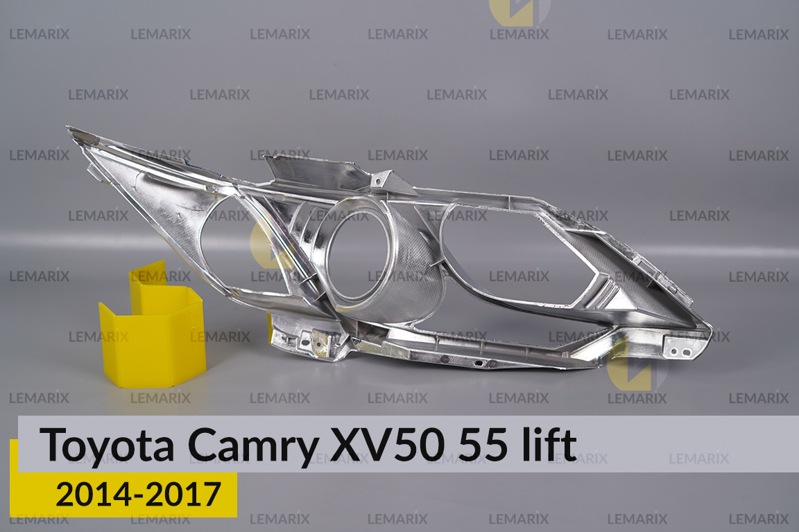 Хромована декоративна маска Toyota Camry XV50 55 (2014-2017) рест ліва