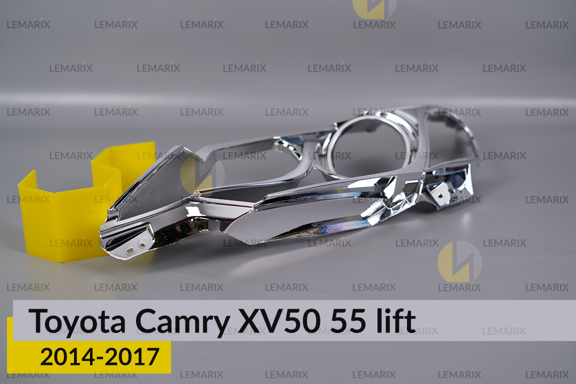 Хромована декоративна маска Toyota Camry XV50 55 (2014-2017) рест ліва