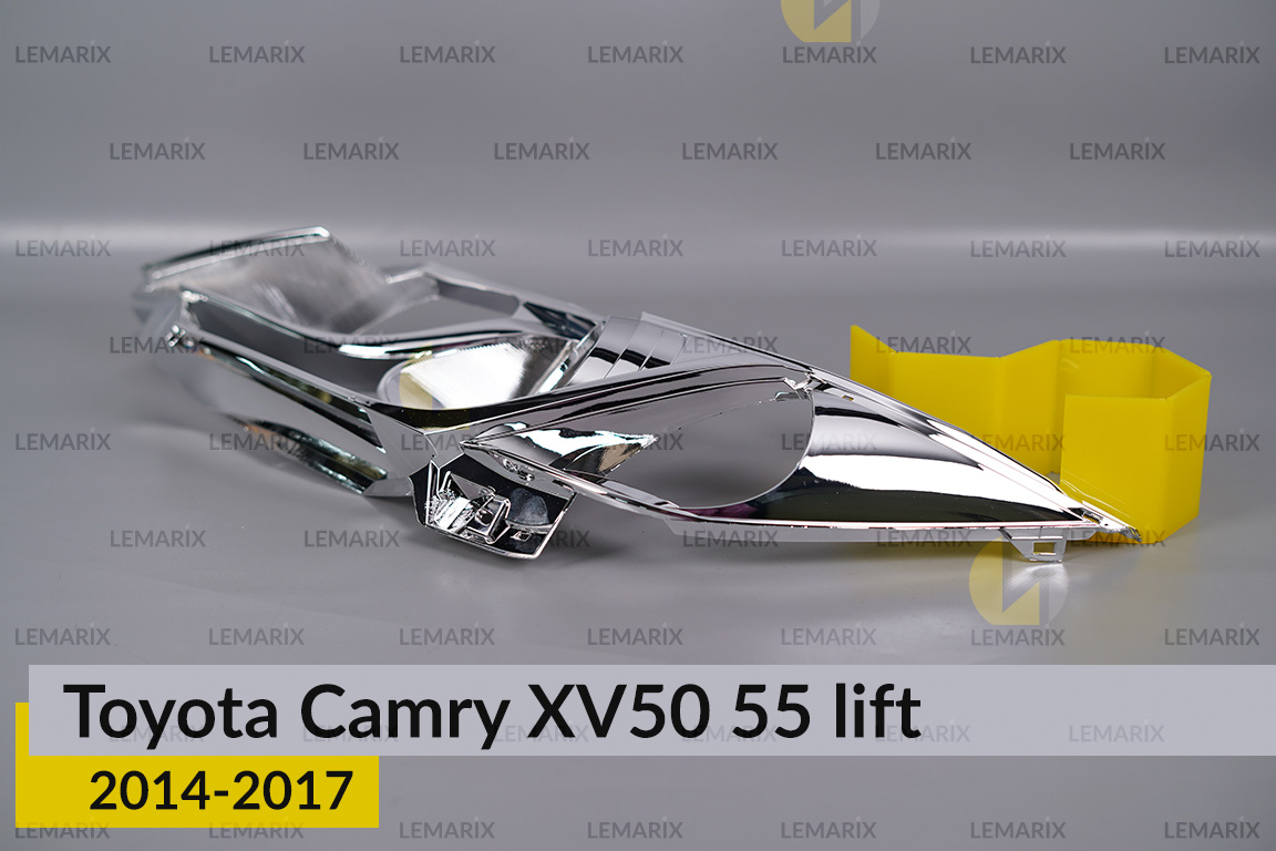 Хромована декоративна маска Toyota Camry XV50 55 (2014-2017) рест ліва