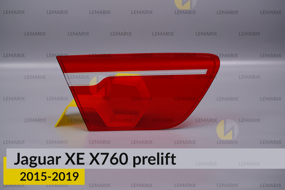 Скло заднього ліхтаря внутрішнє в крилі Jaguar XE X760 (2015-2019) дорест праве