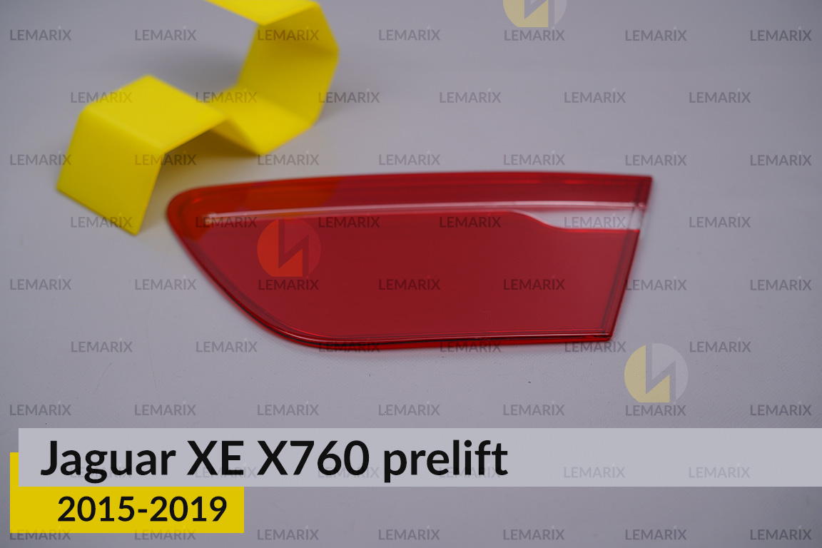 Скло заднього ліхтаря внутрішнє в крилі Jaguar XE X760 (2015-2019) дорест праве