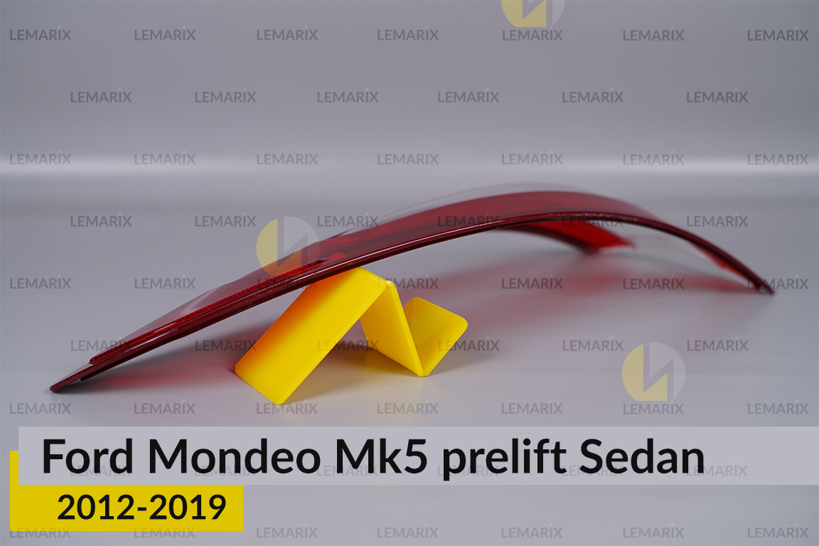 Скло заднього ліхтаря зовнішнє в крилі Ford Mondeo Mk5 Sedan (2012-2019) дорест ліве