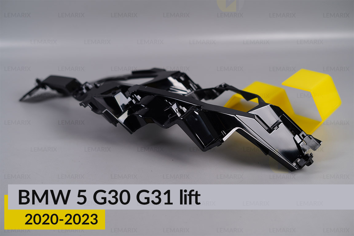 Декоративна маска середня BMW 5 G30 G31 (2020-2023) рест ліва
