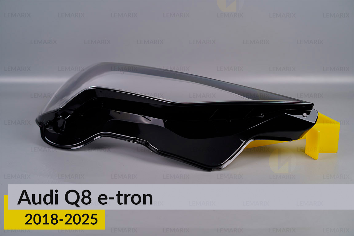 Скло фари Audi Q8 e-tron (2018-2025) праве