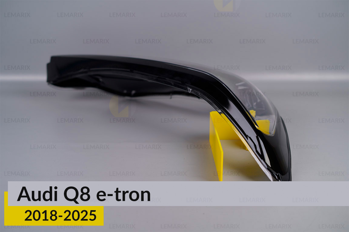 Скло фари Audi Q8 e-tron (2018-2025) праве