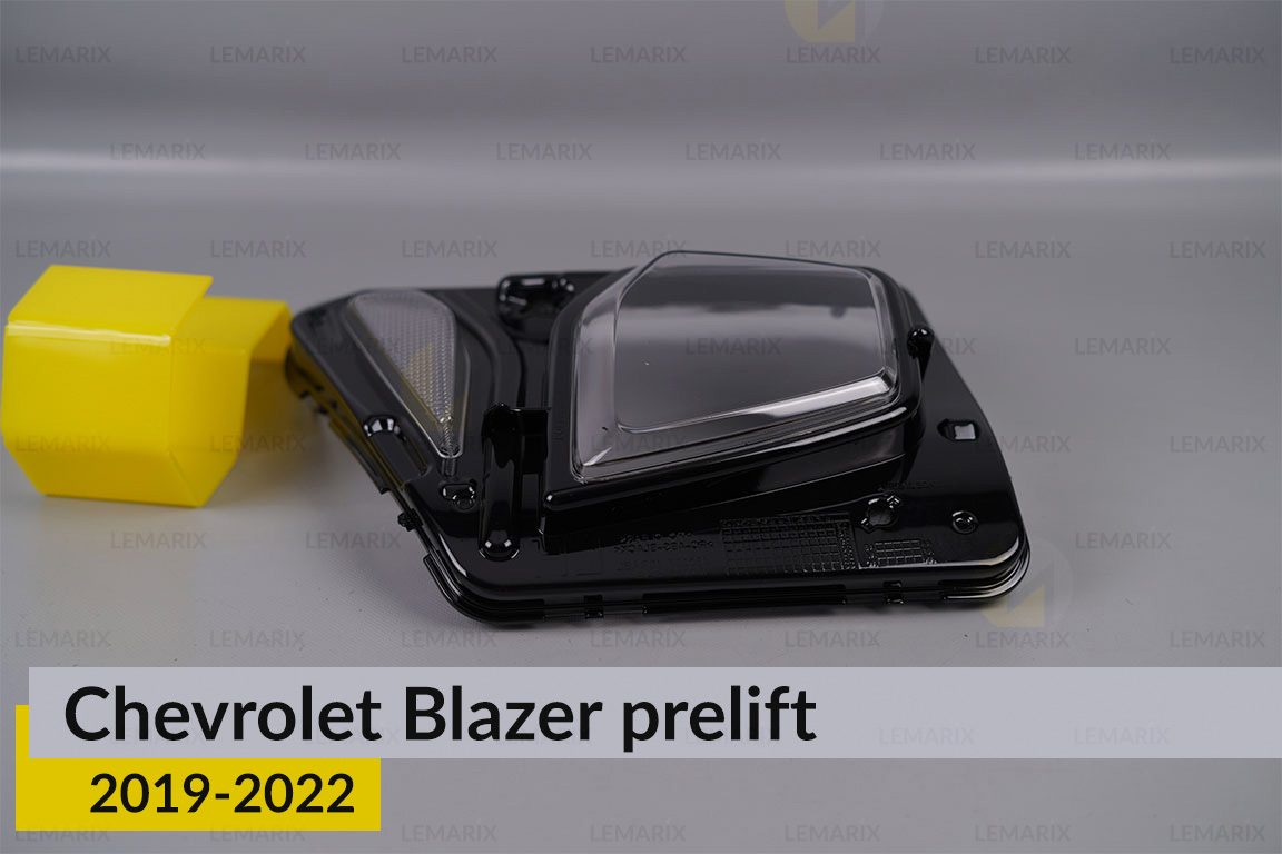 Скло фари Chevrolet Blazer (2019-2022) дорест праве