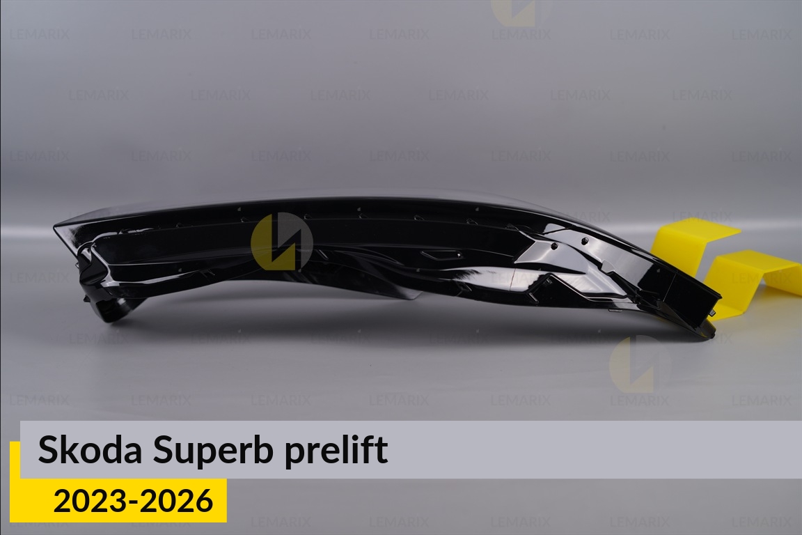 Скло фари Skoda Superb (2023-2026) дорест праве