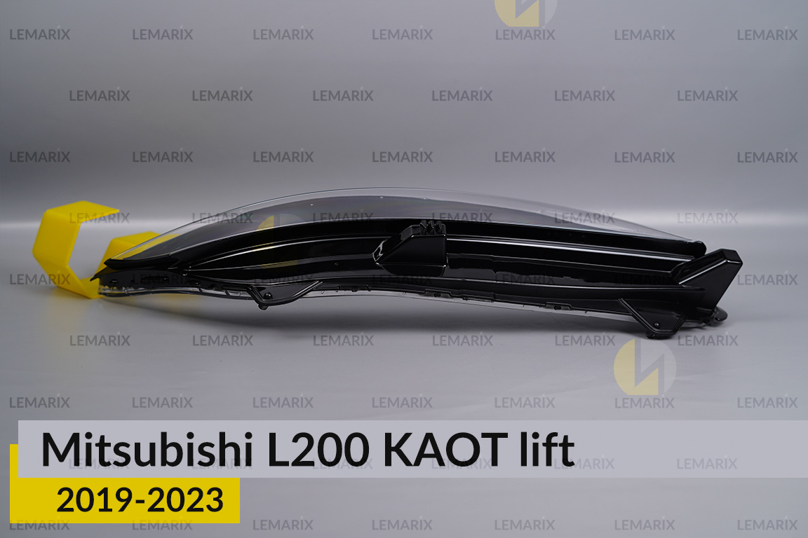 Скло фари Mitsubishi L200 KAOT (2019-2023) рест праве