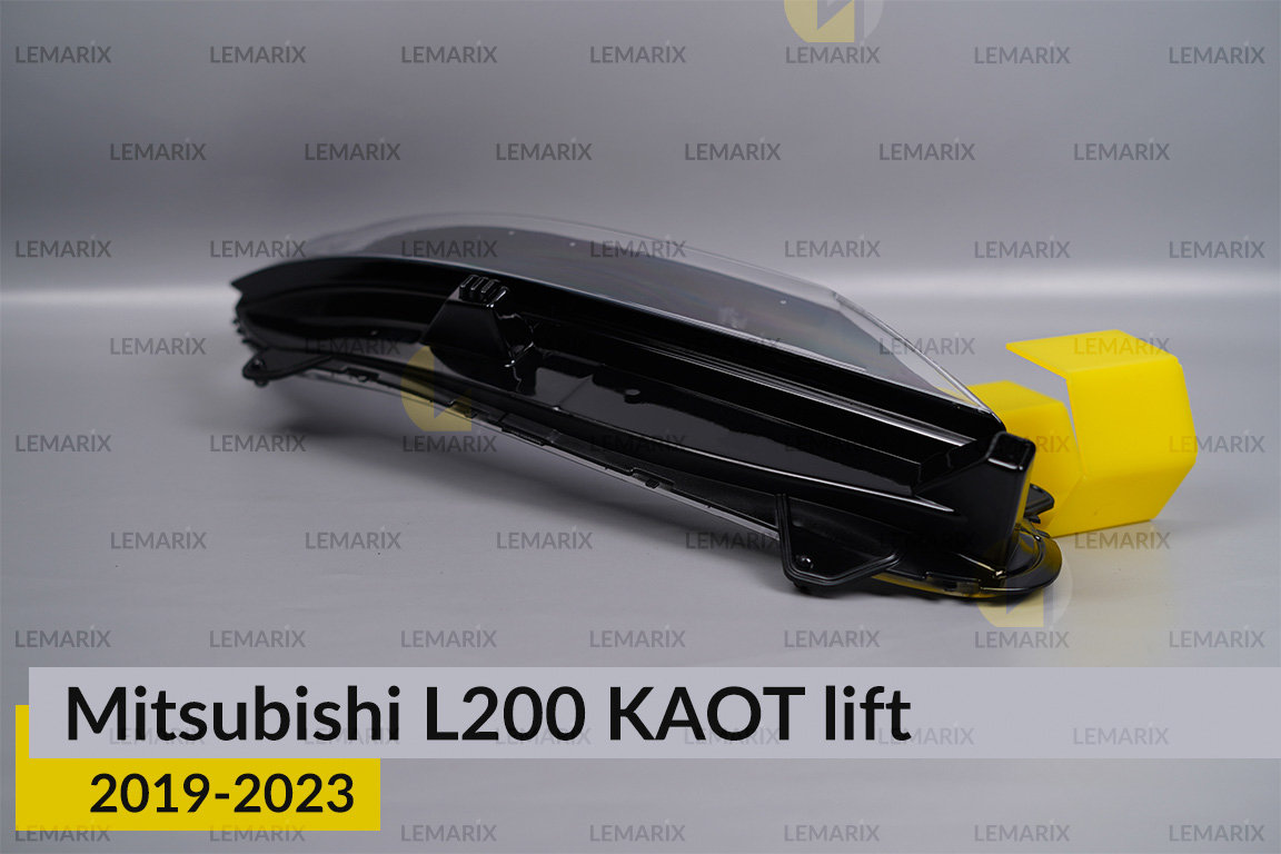 Скло фари Mitsubishi L200 KAOT (2019-2023) рест праве
