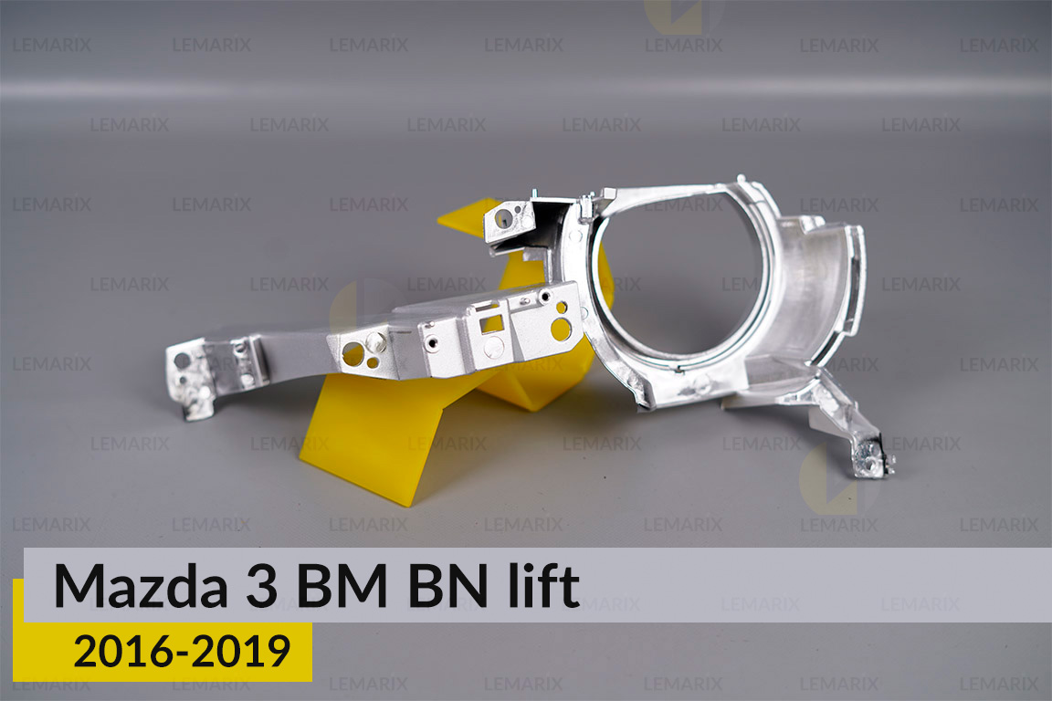 Хромована маска під лінзу Mazda 3 BM BN (2016-2019) рест права
