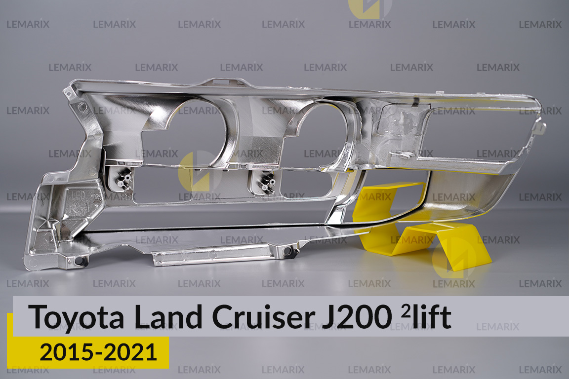 Хромована декоративна маска Toyota Land Cruiser J200 (2015-2021) 2 рест права