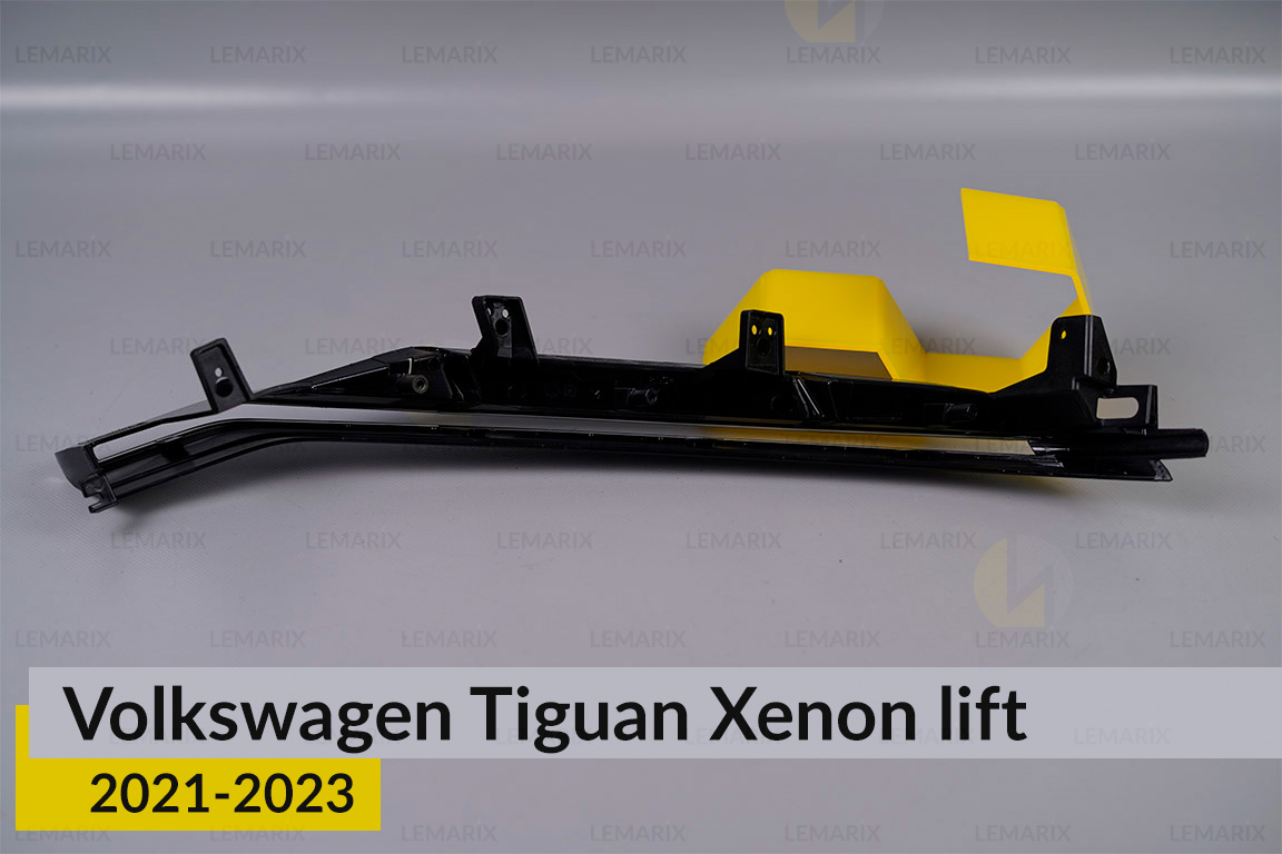 Хромована декоративна маска середня VW Volkswagen Tiguan Xenon (2021-2023) рест ліва