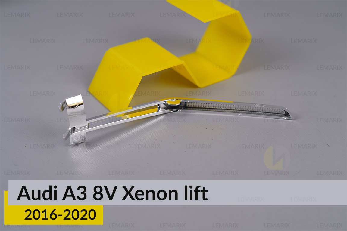 Хромована маска світлорозсіювач поворотника Audi A3 8V Xenon (2016-2020) рест права