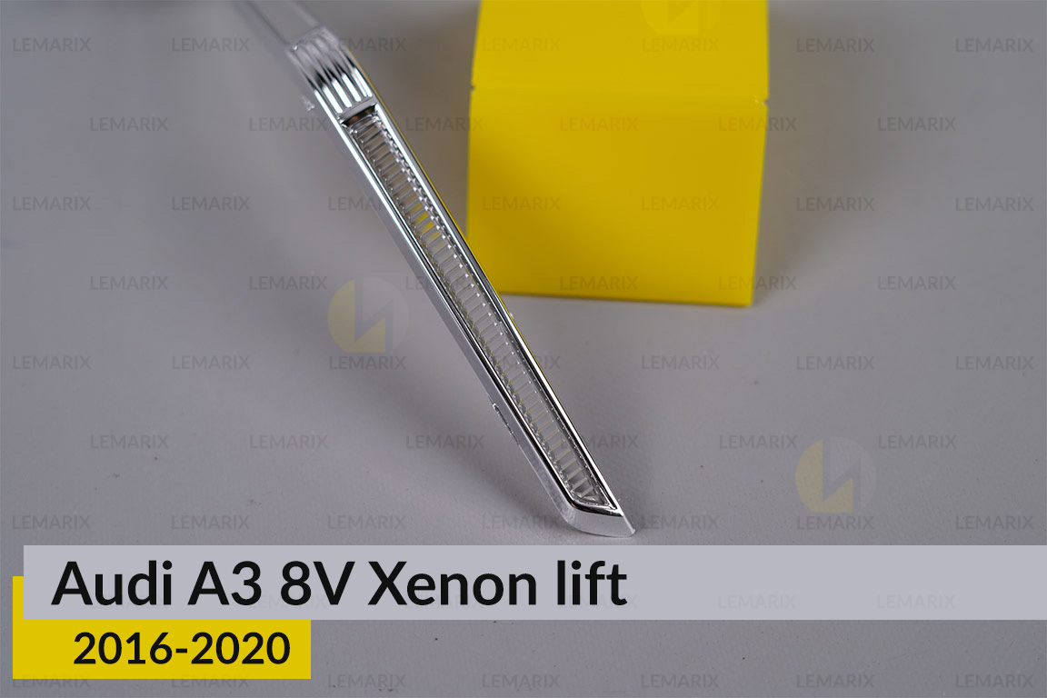 Хромована маска світлорозсіювач поворотника Audi A3 8V Xenon (2016-2020) рест права